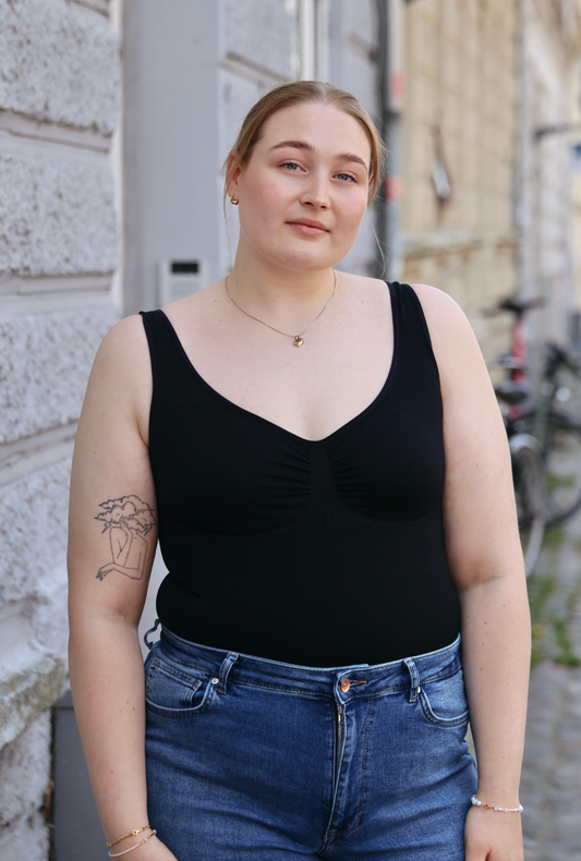 Shape Top Low Neck